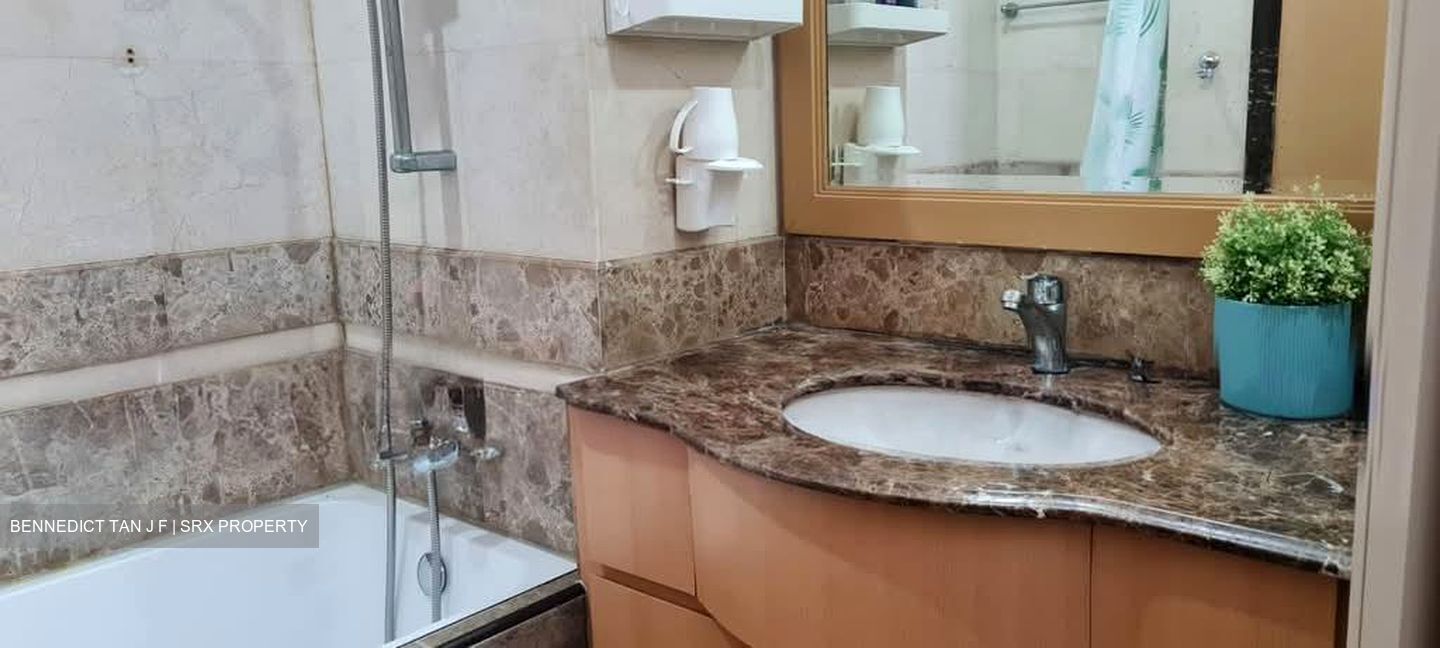 Regent Heights (D23), Condominium #556278031